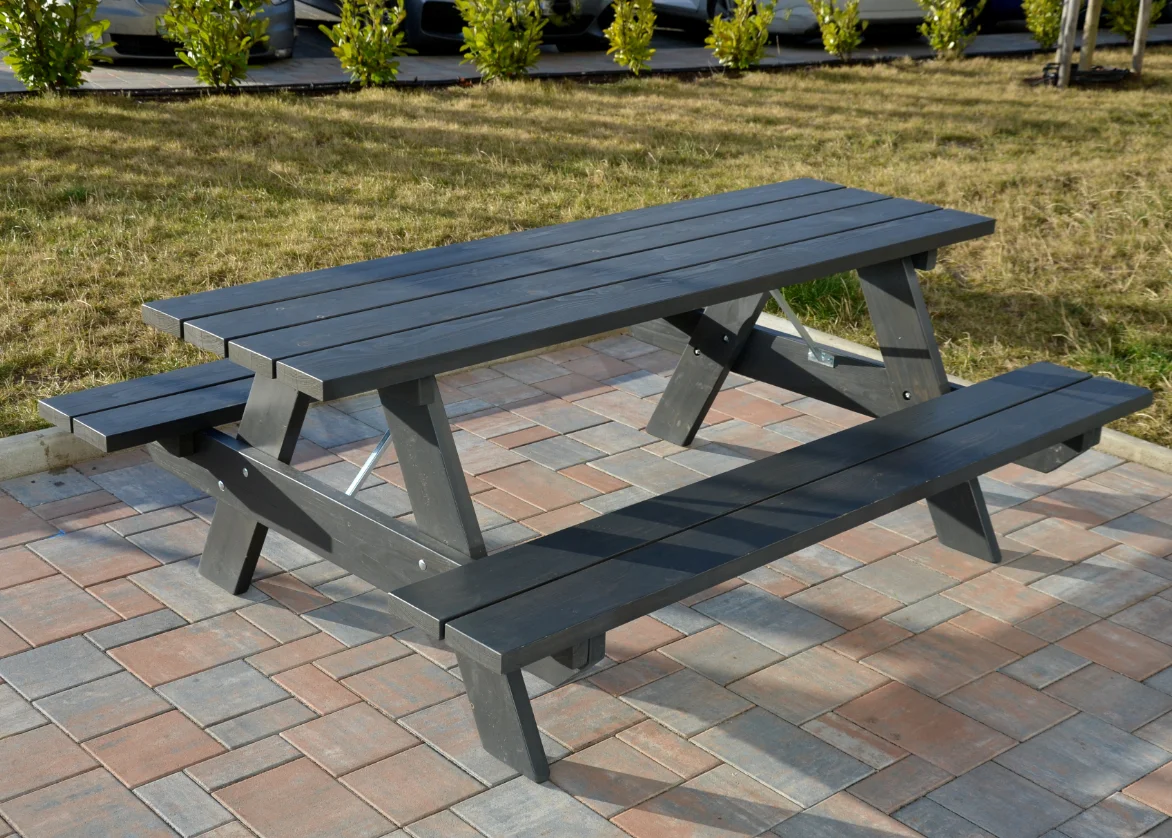 Tables de Pique-Nique pour Paysagement à Magog, Estrie - Mobilier de Jardin Convivial